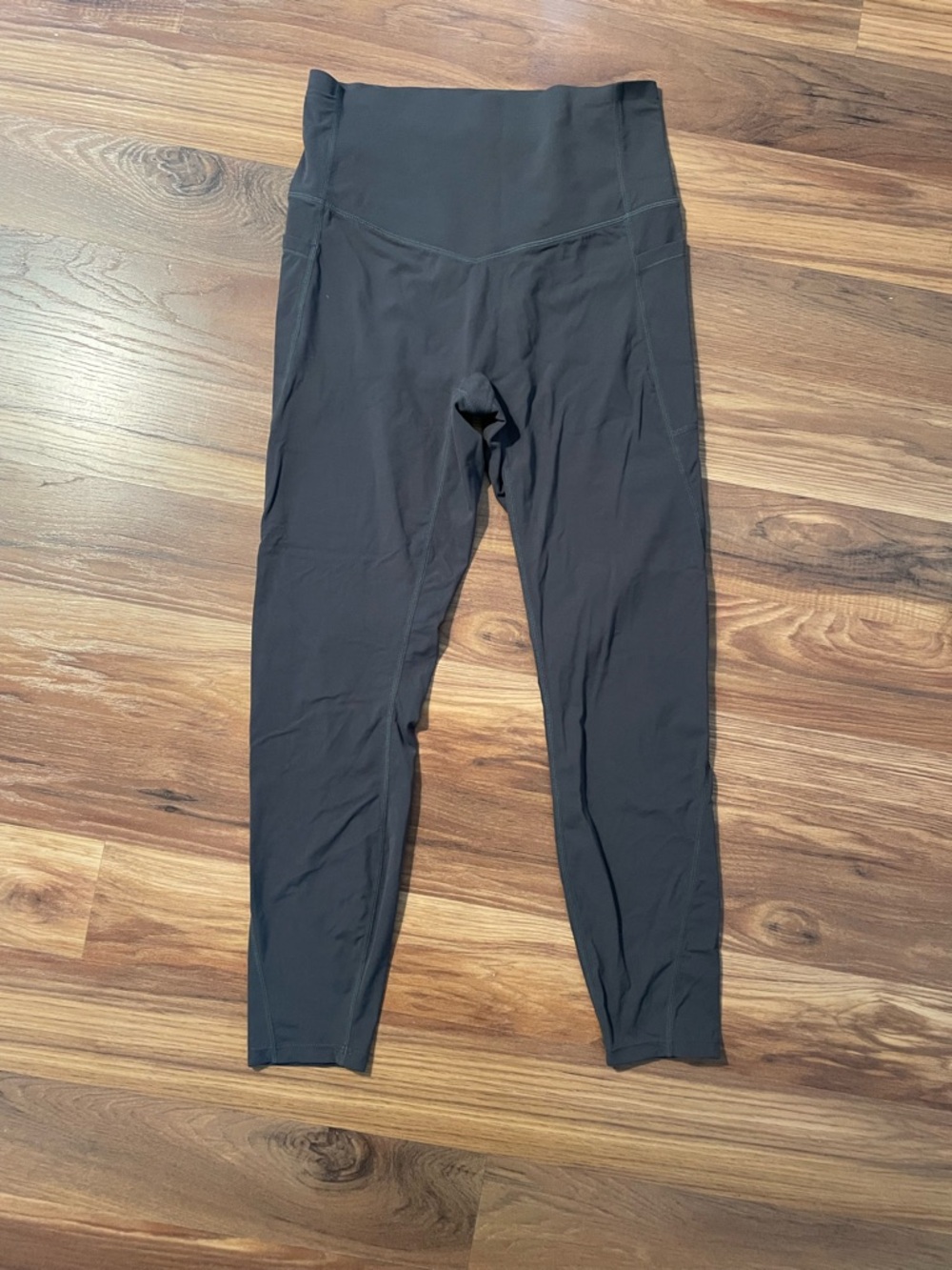 Halara UltraSculpt High Waisted Tummy Control Pocket Shaping Training Leggings - Picture 3 of 7
